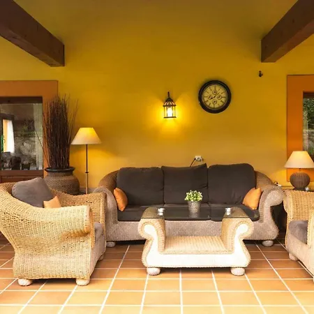 El Neru - Cerca De Bufones De Pria Шале