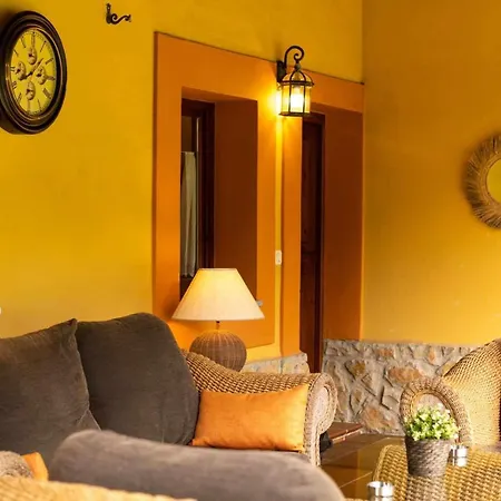 El Neru - Cerca De Bufones De Pria Шале *